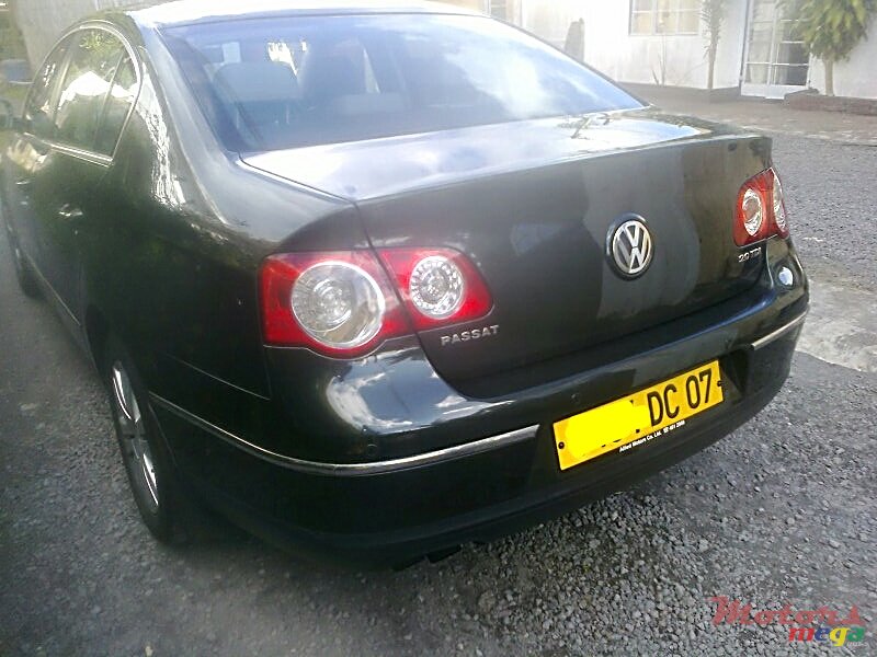 2007' Volkswagen Passat B6 TDI 2.O photo #4