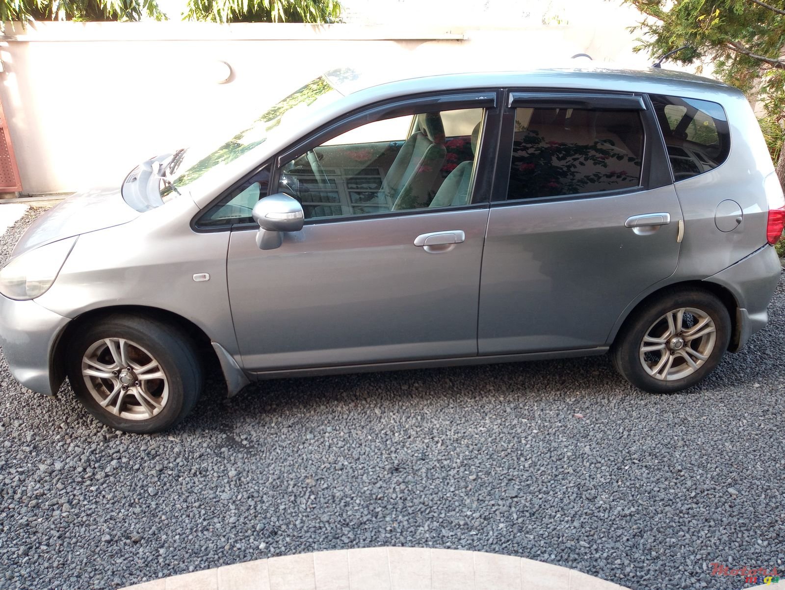 2005' Honda Fit photo #1