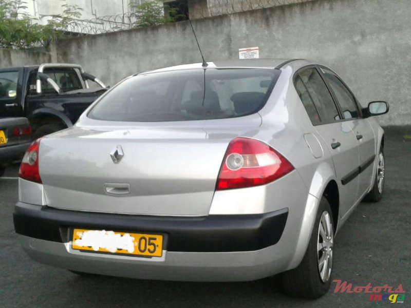 2005' Renault Megane photo #3