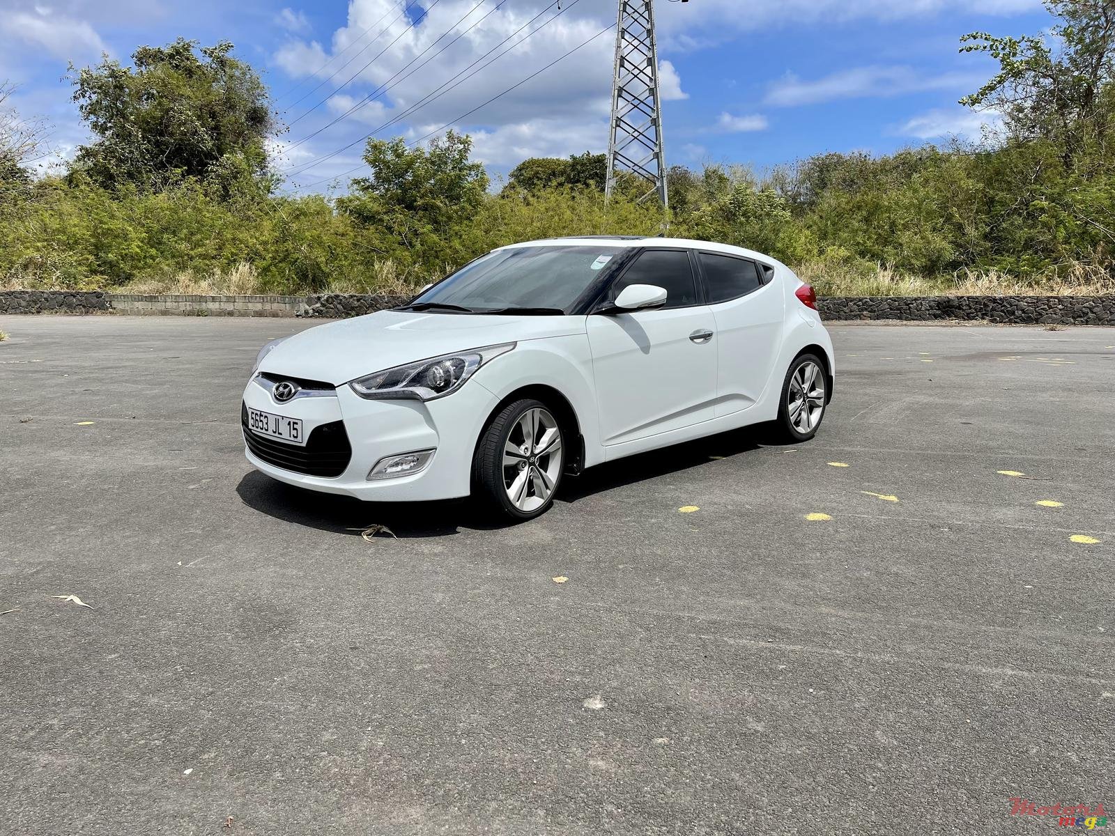 2015' Hyundai Veloster photo #3