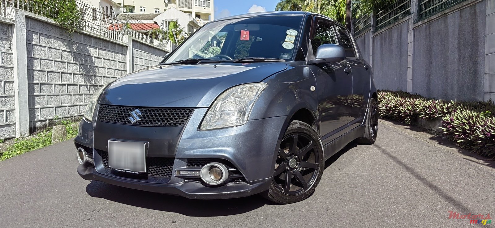 2009' Suzuki Swift photo #2