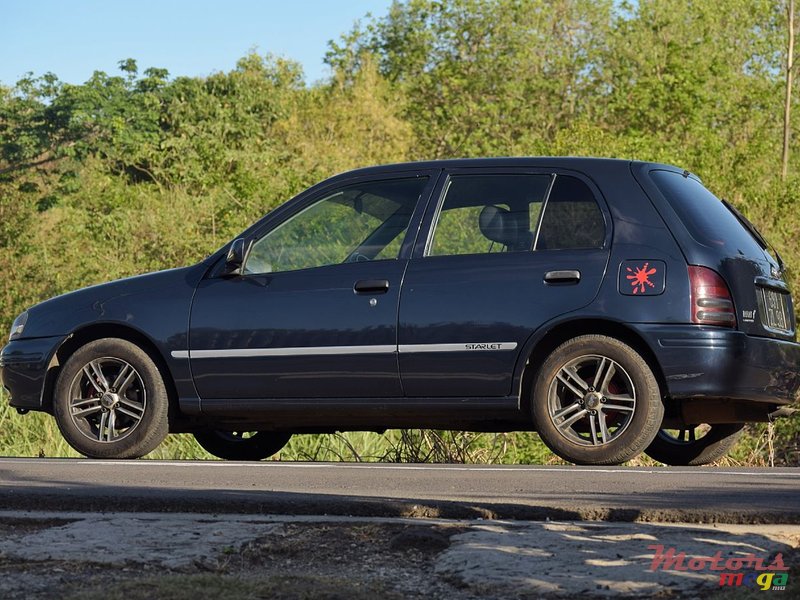 1998' Toyota Starlet photo #2