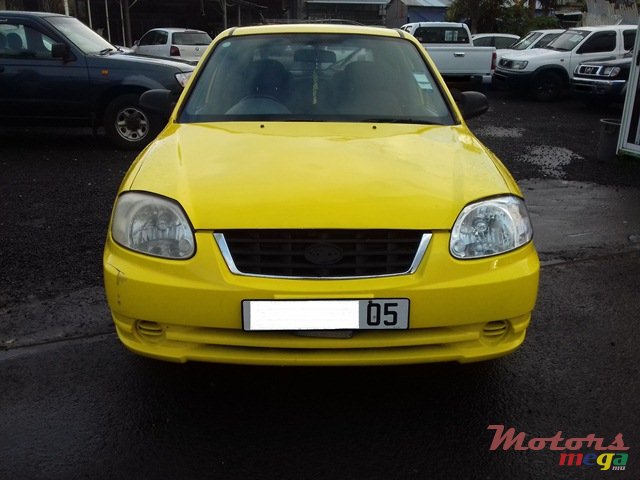 2005' Hyundai Excel photo #2