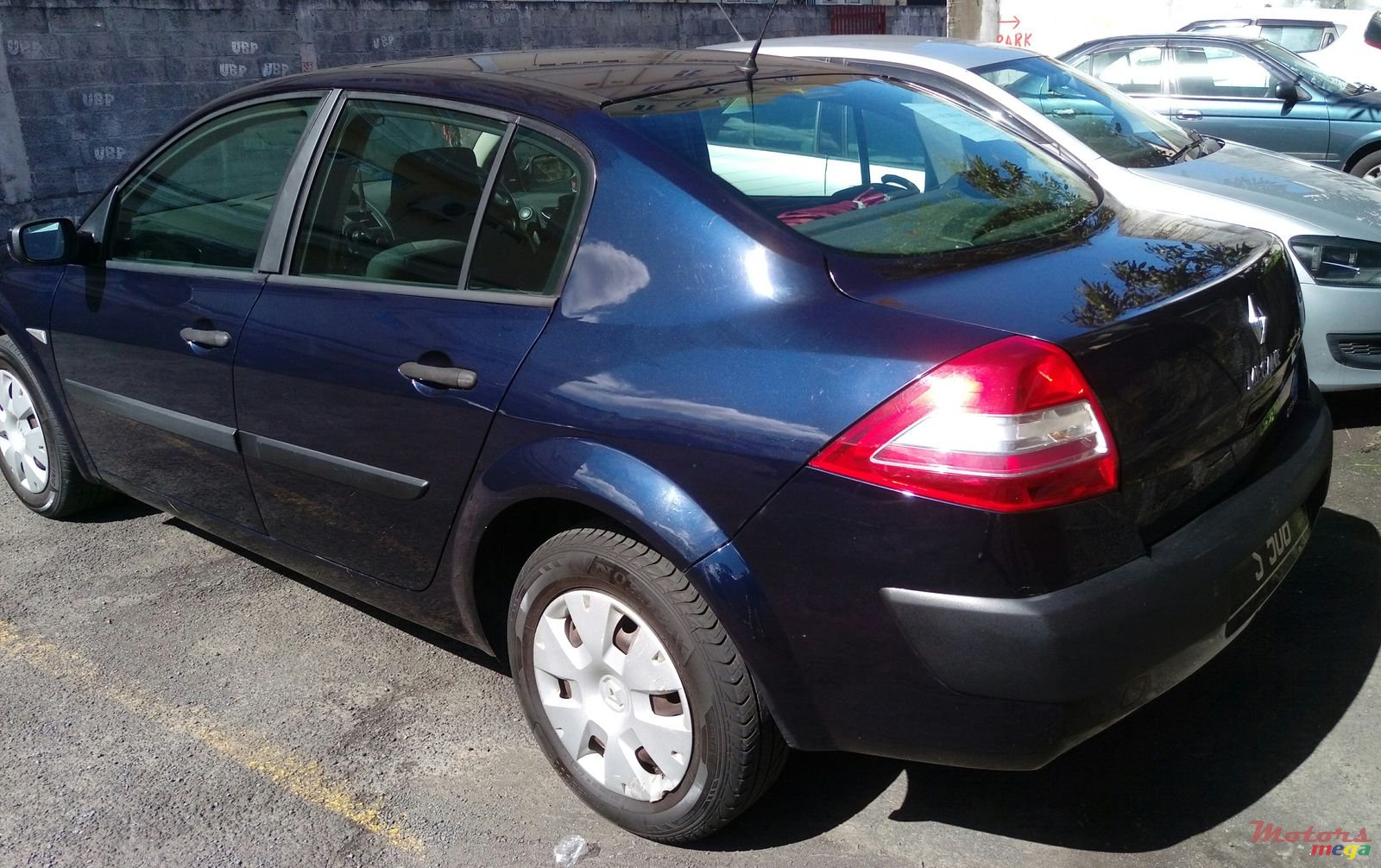 2007' Renault Megane photo #2