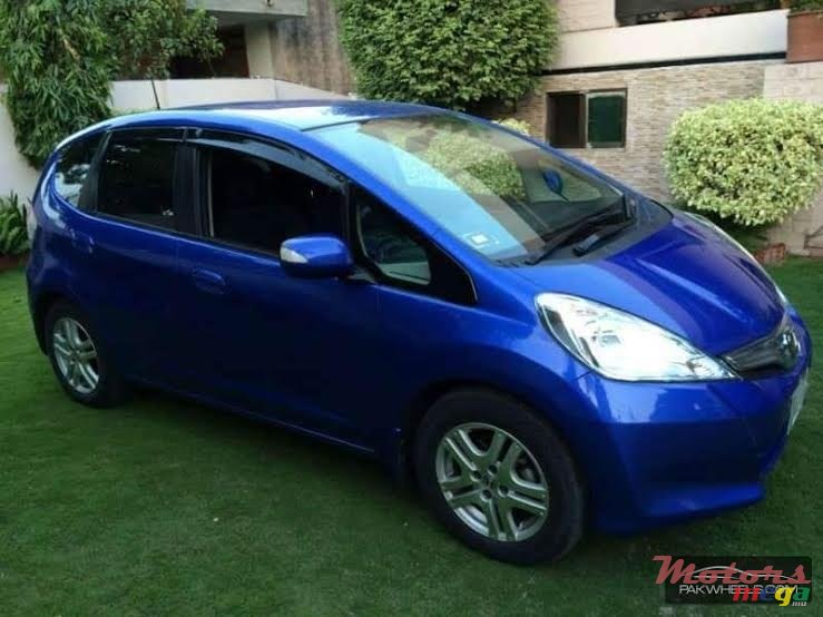 2011' Honda Fit photo #1