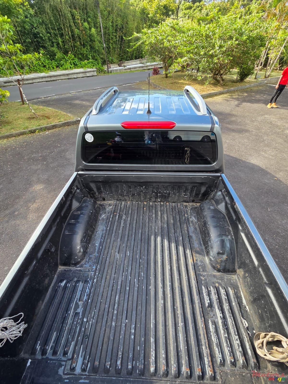 2019' Nissan Navara photo #5
