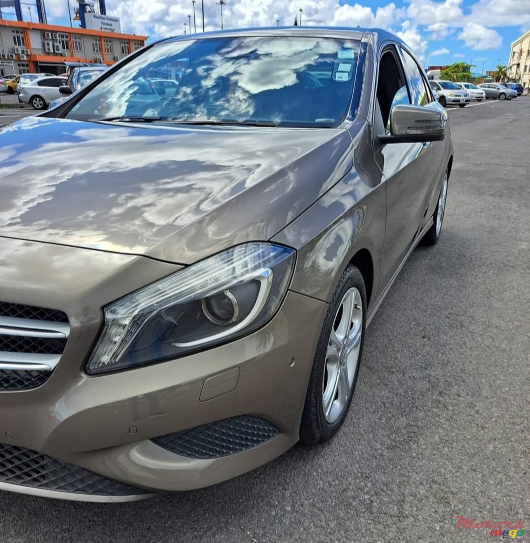 2014' Mercedes-Benz A 180 photo #2