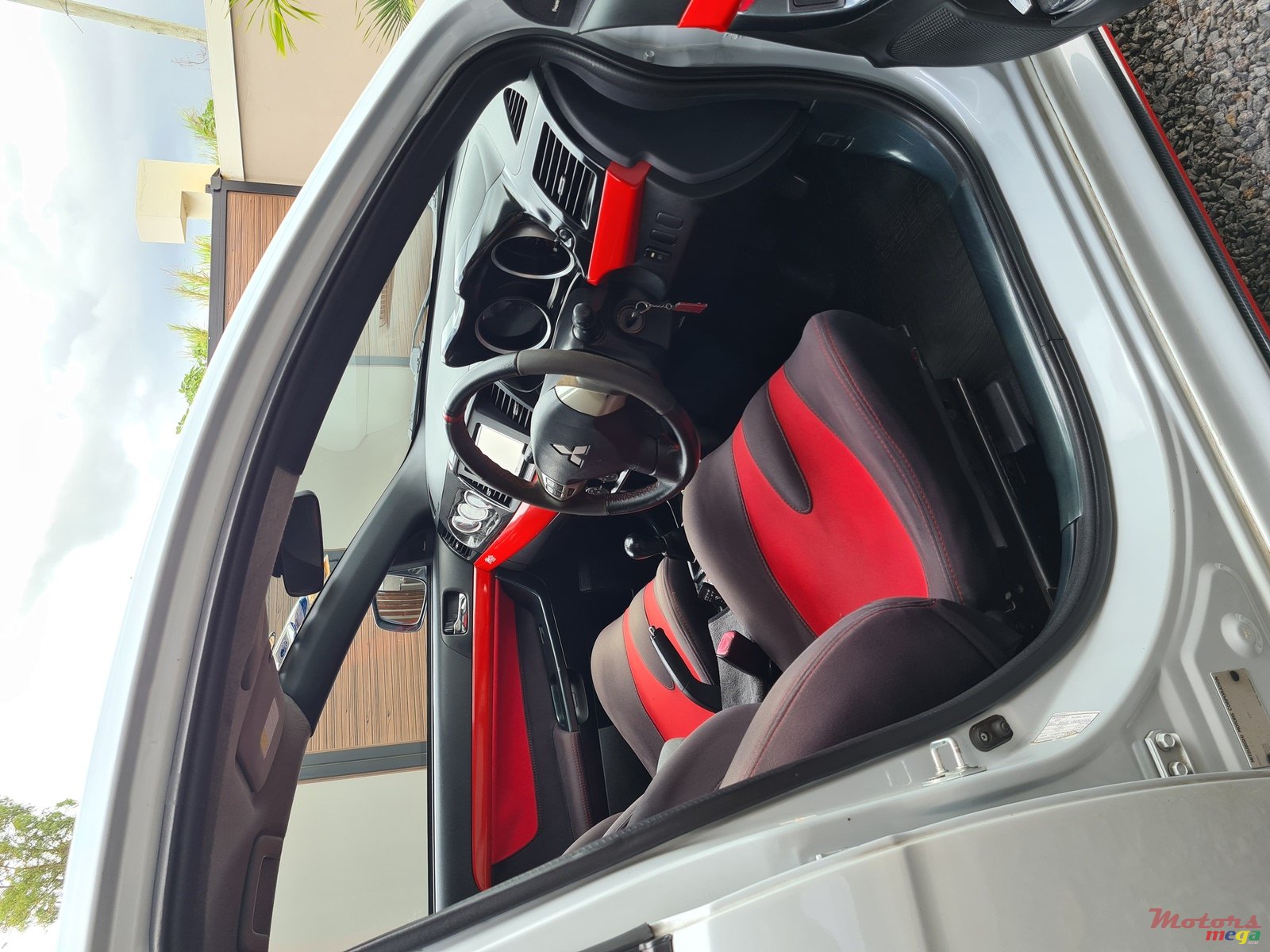 2013' Mitsubishi Lancer EX photo #6