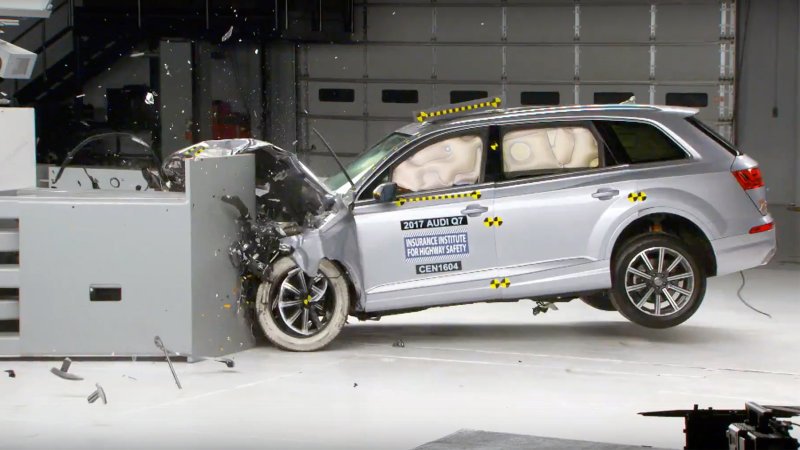 Audi Q7 Honored With IIHS Top Safety Pick + Rating