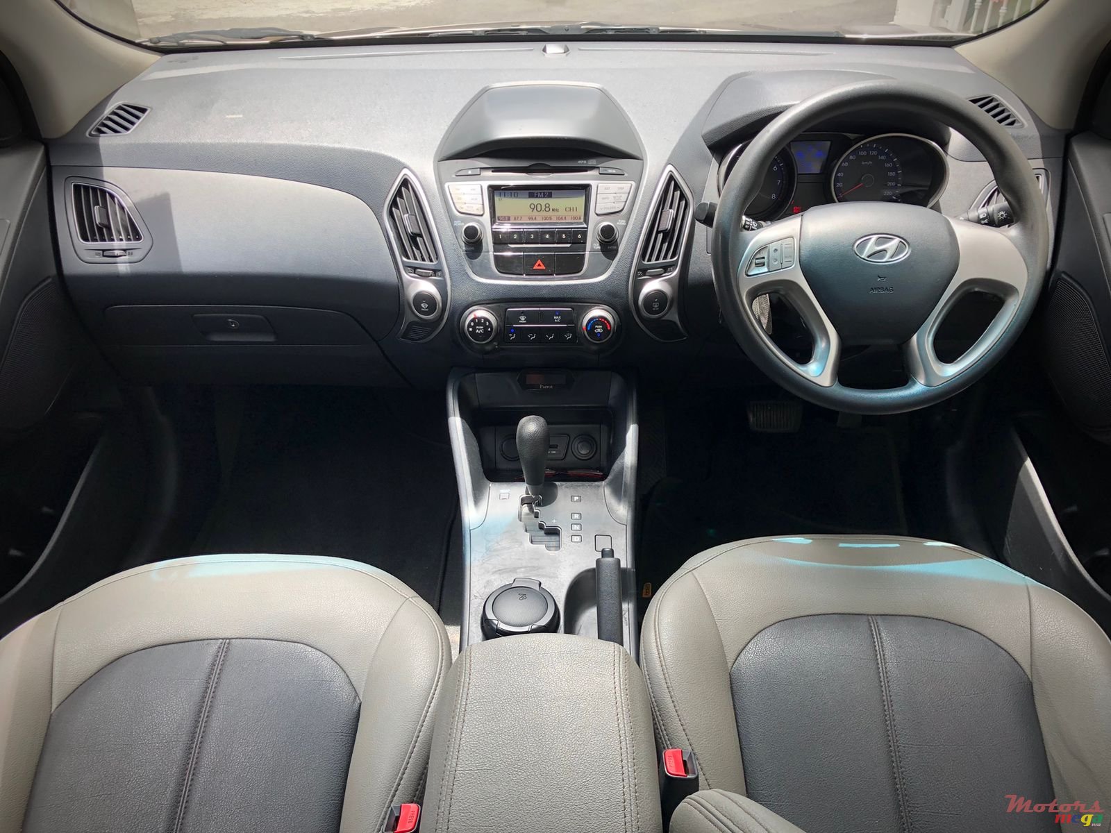 2011' Hyundai ix35 photo #5