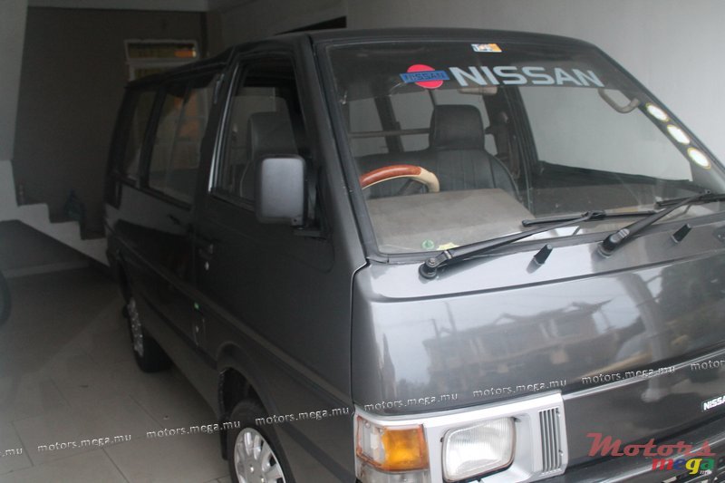 1994' Nissan photo #2