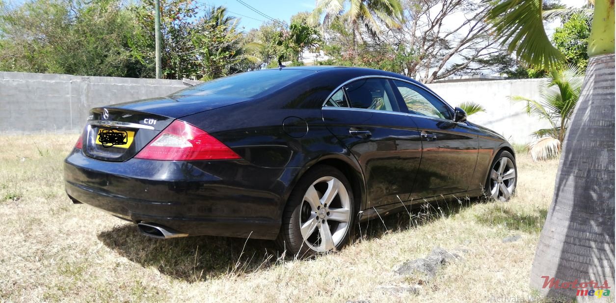 2008' Mercedes-Benz CLS 320 original photo #1