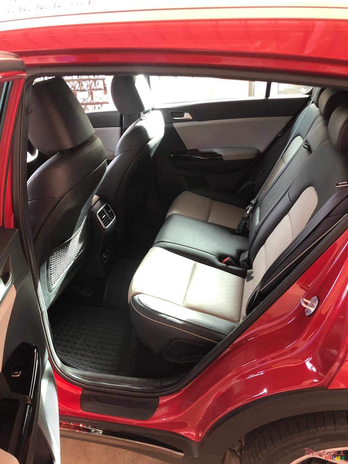 2019' Kia Sportage photo #5