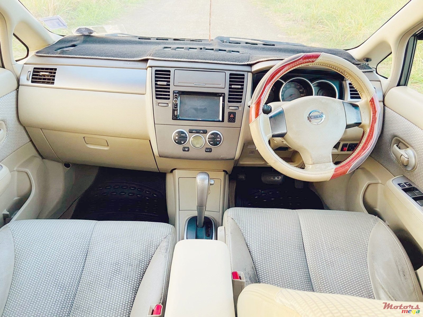 2006' Nissan Tiida photo #6