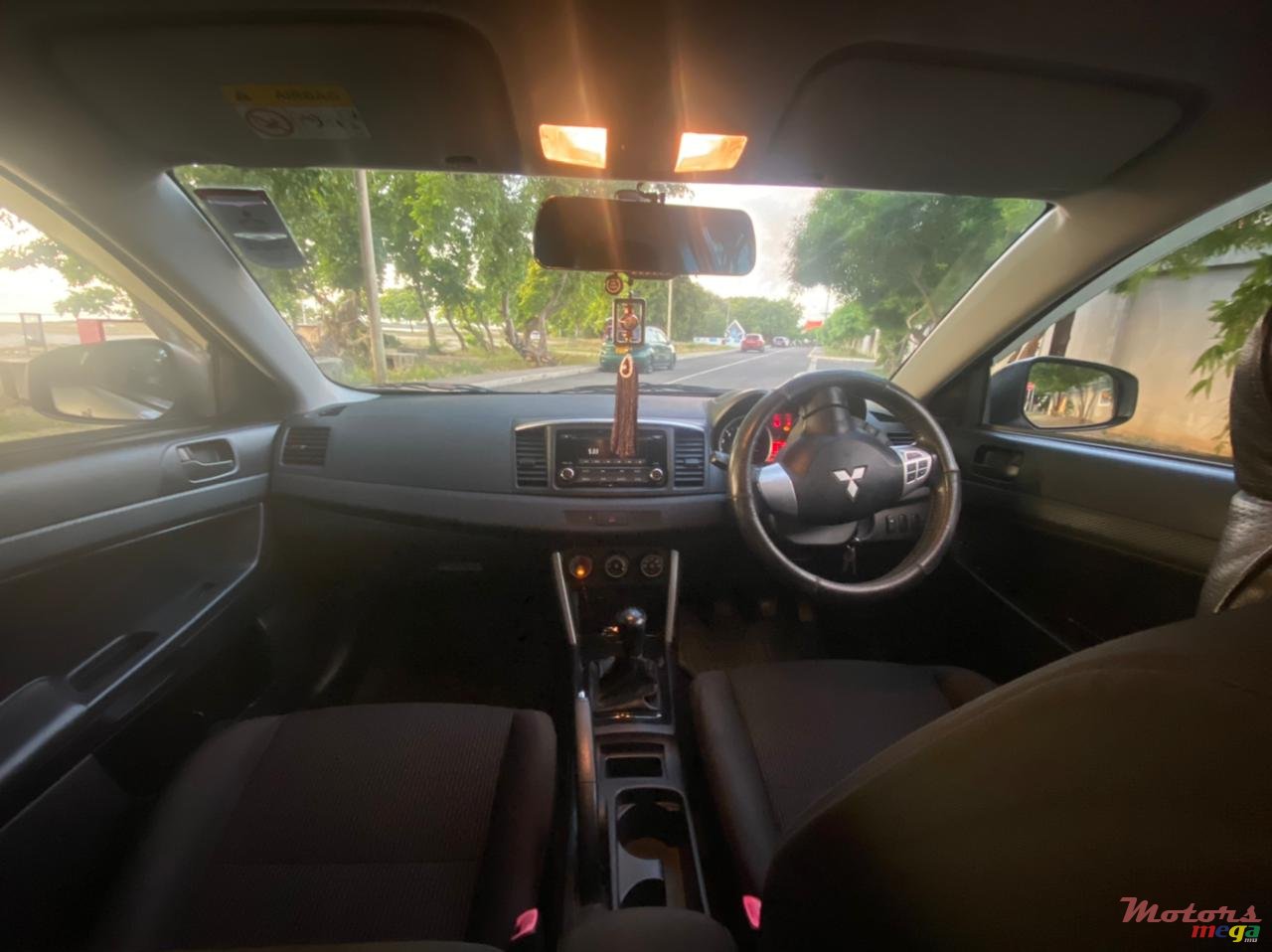 2016' Mitsubishi Lancer photo #6