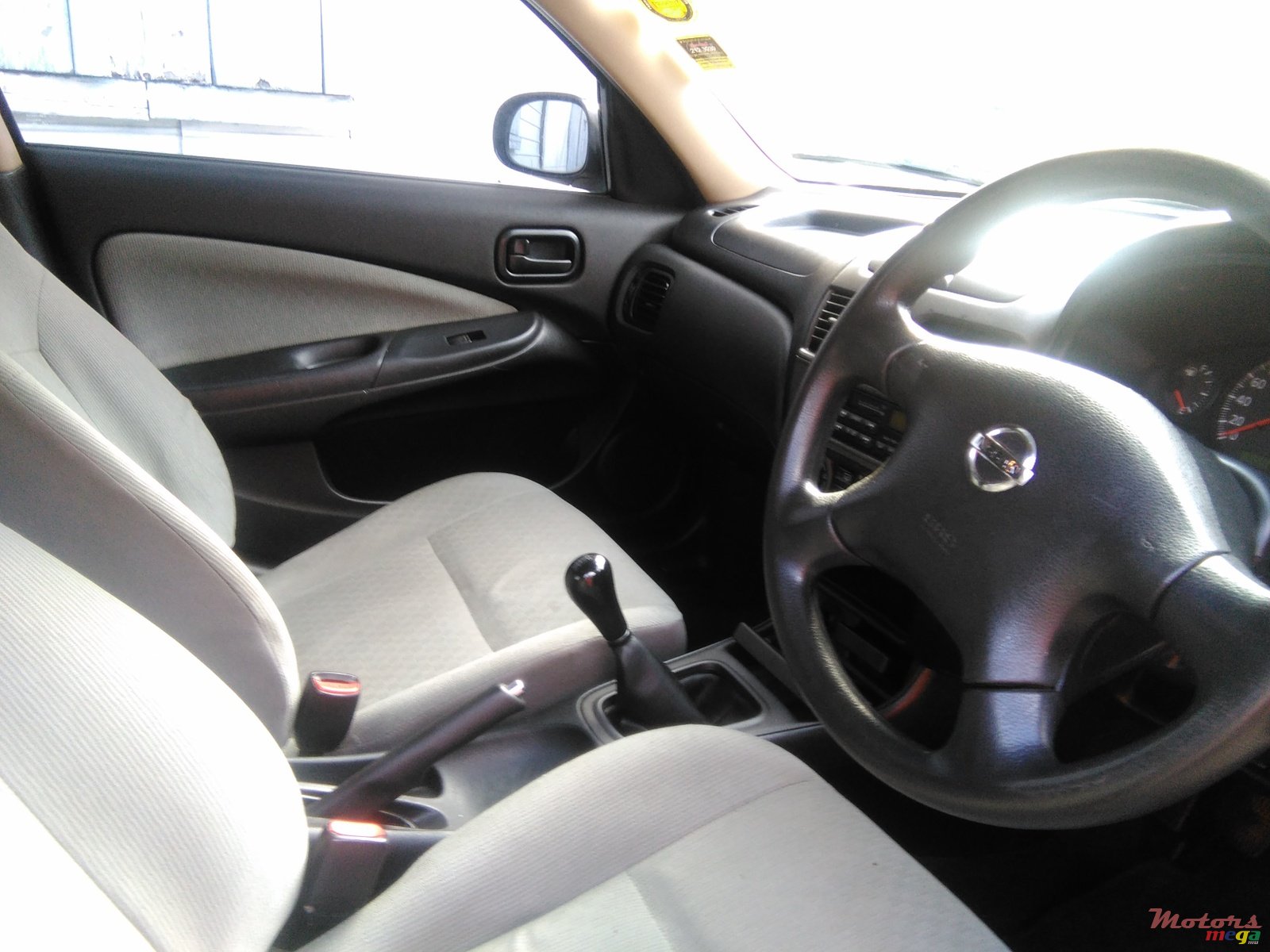 2003' Nissan Sunny photo #3