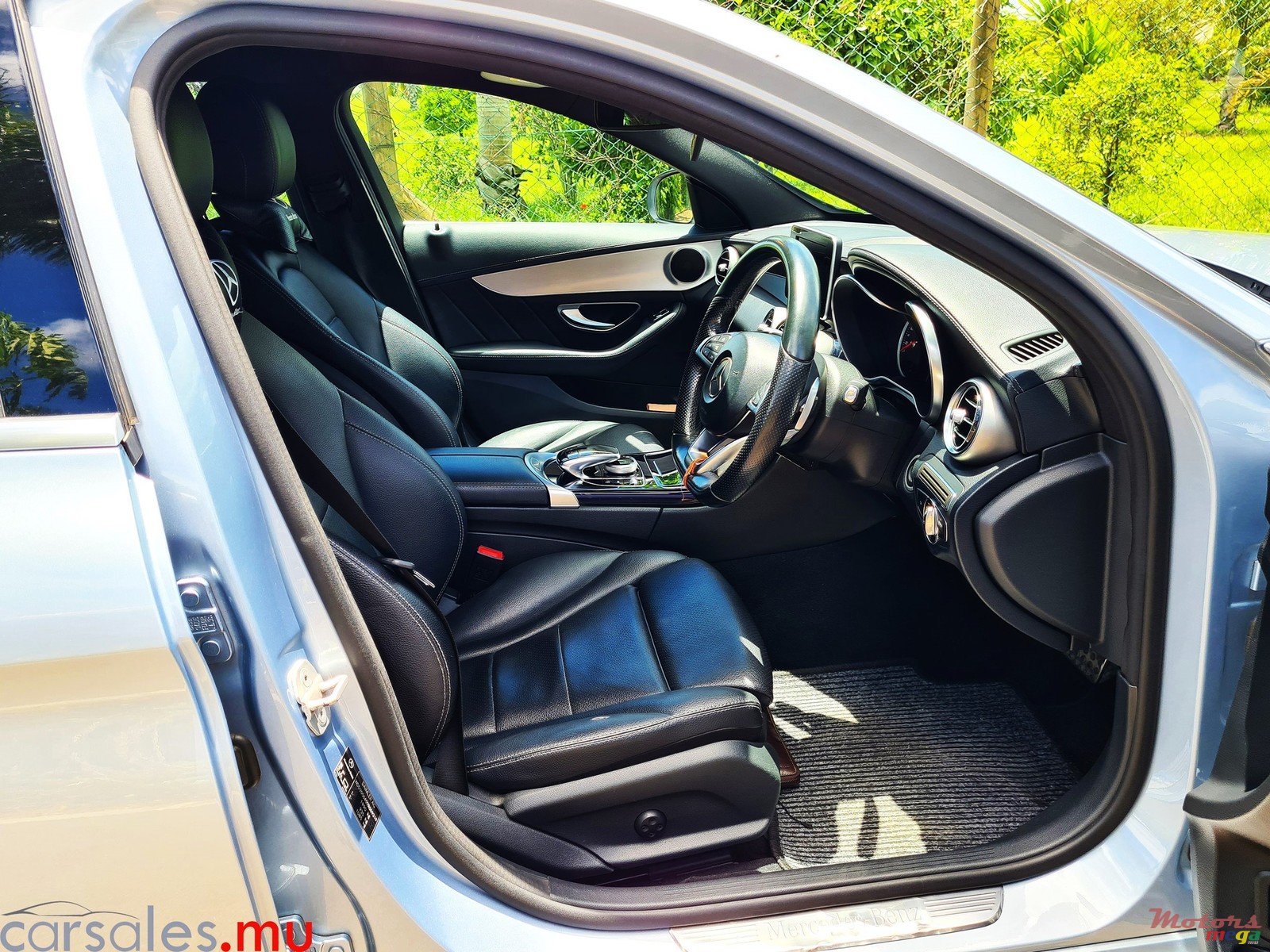 2015' Mercedes-Benz C-Class C180 AMG Line photo #6