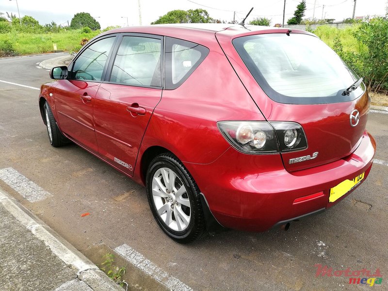 2009' Mazda 3 Hatchback photo #2