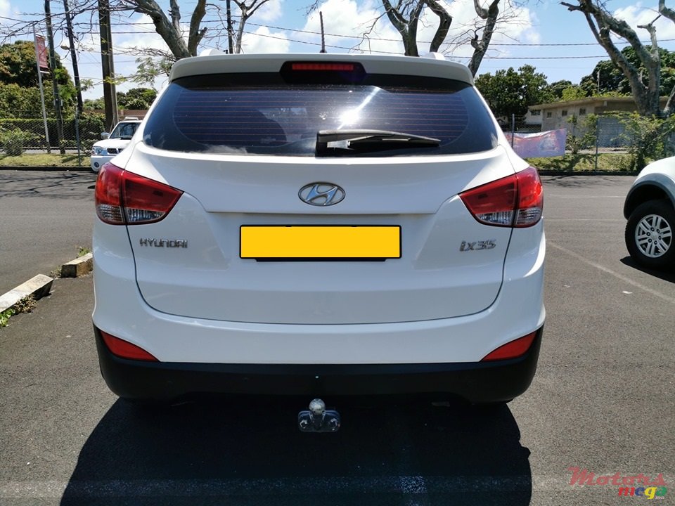 2011' Hyundai ix35 photo #3