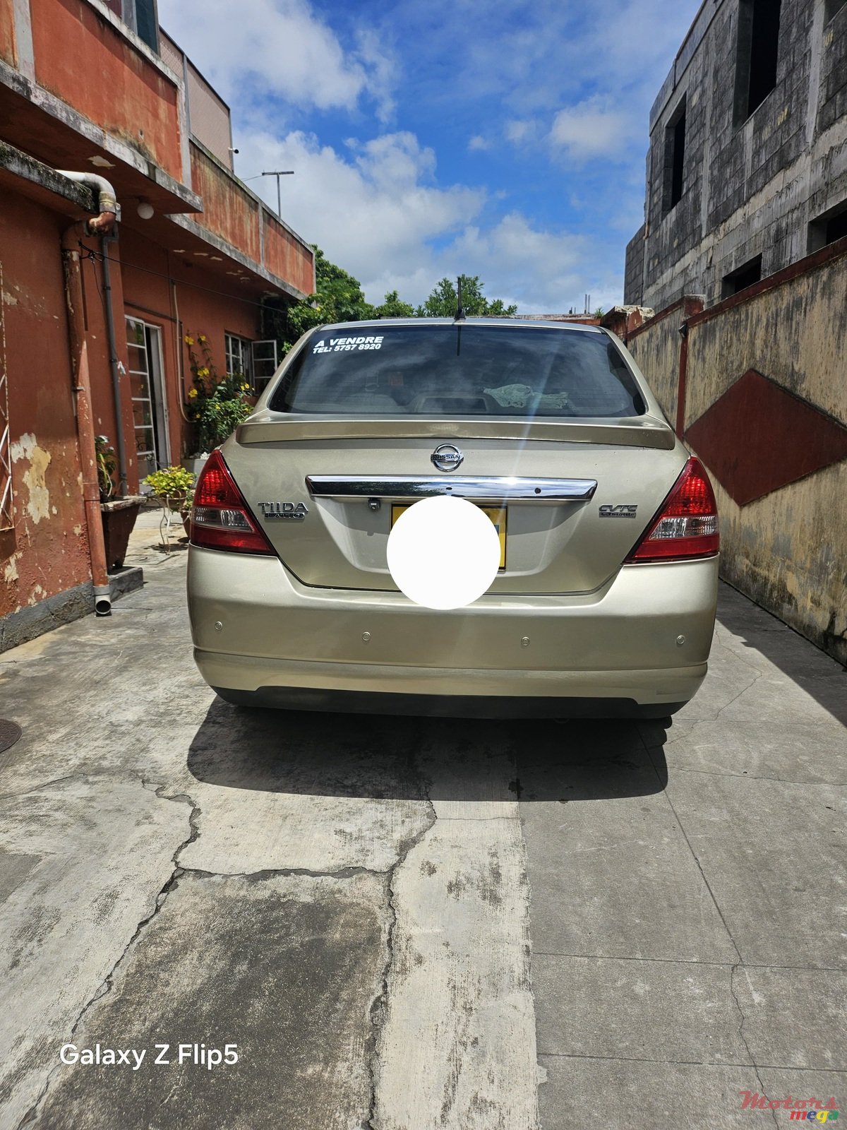 2005' Nissan Tiida photo #3