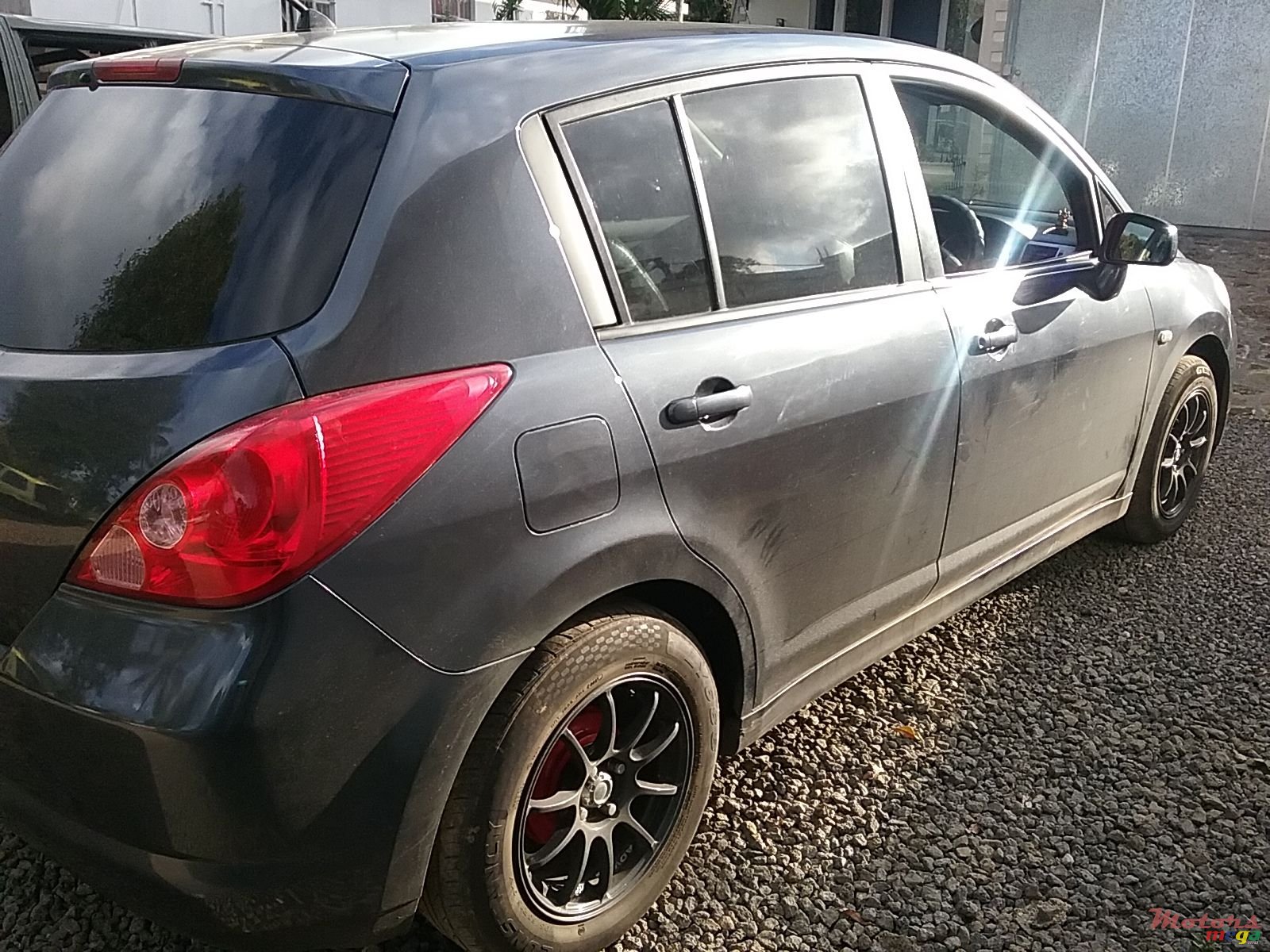 2006' Nissan Tiida photo #1