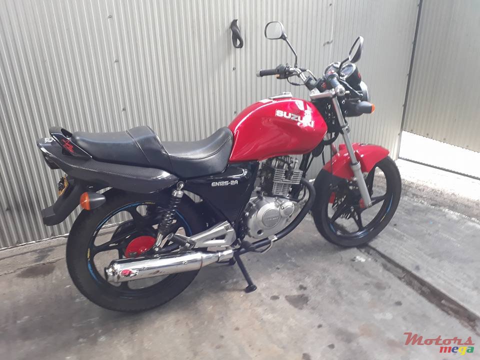 2014' Suzuki EN125 photo #2
