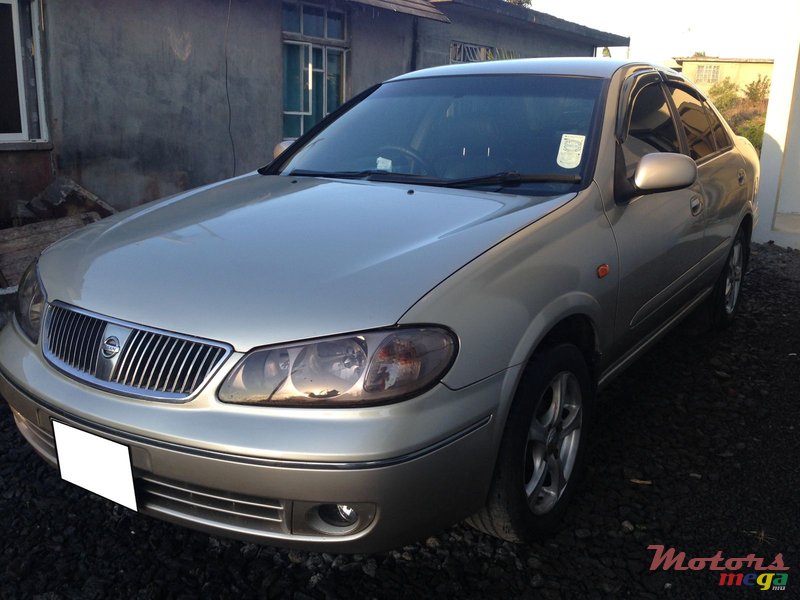 2004' Nissan Sunny photo #2