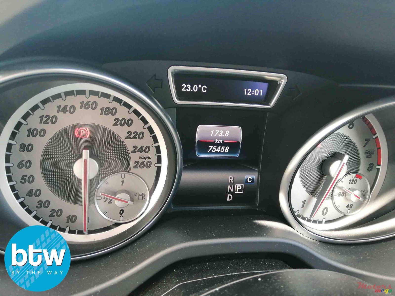 2016' Mercedes-Benz GLA-Class photo #7