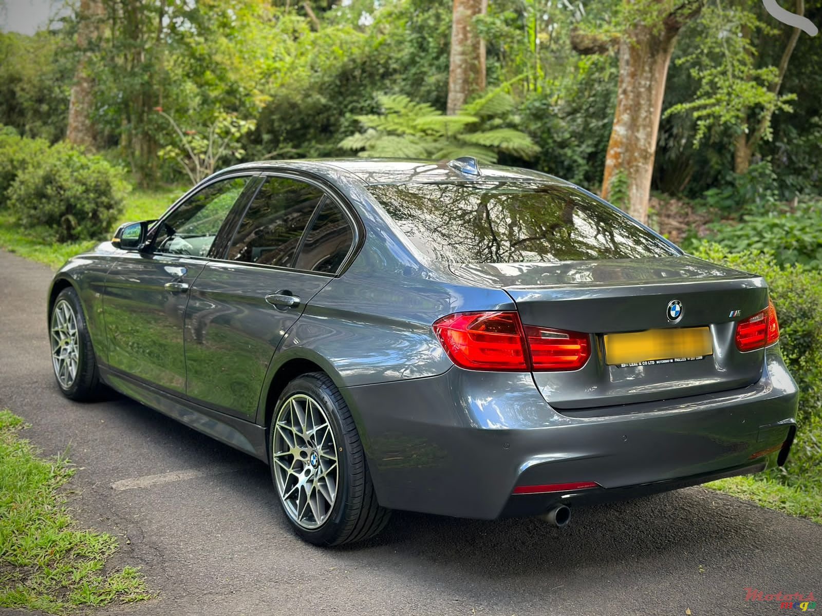 2014' BMW 316i M Sport photo #4