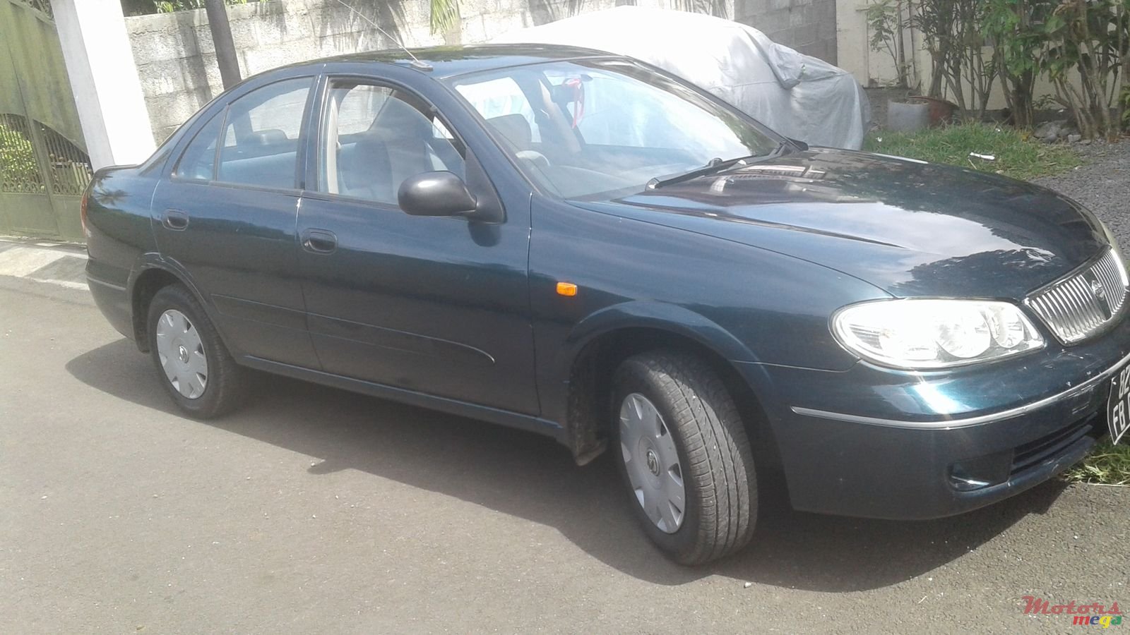 2005' Nissan Sunny photo #1