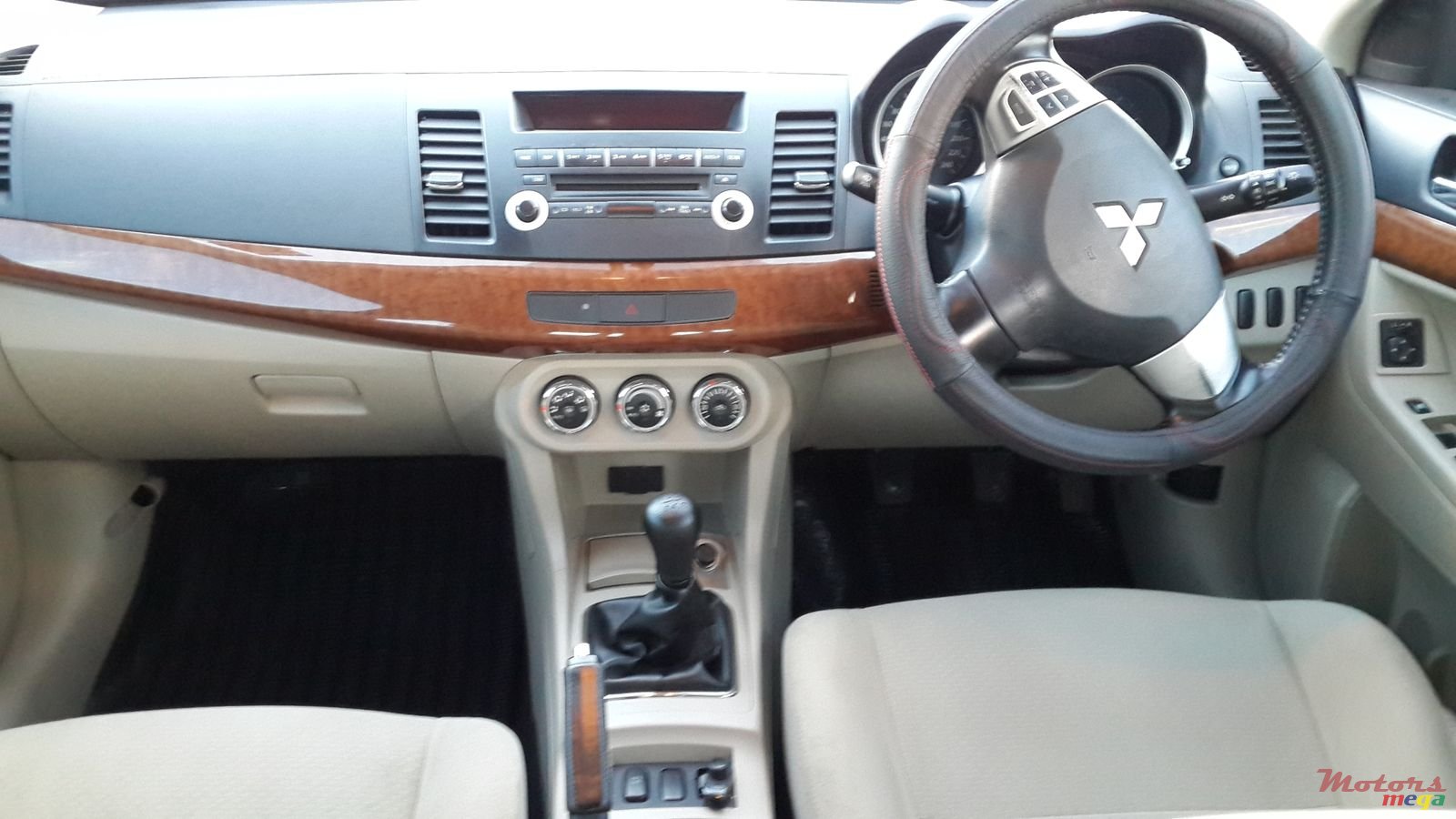 2009' Mitsubishi Lancer X photo #5