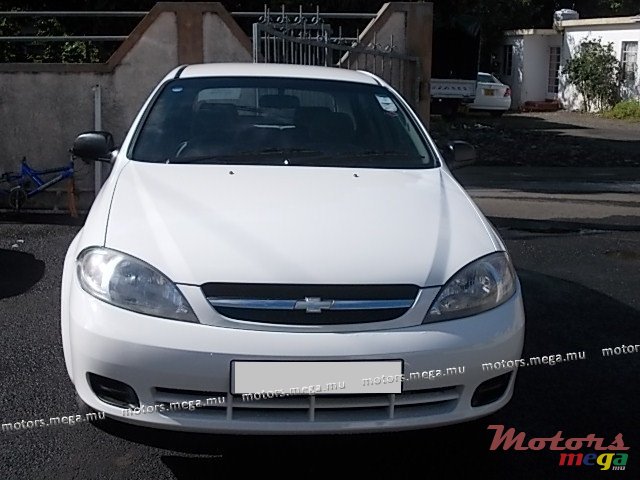 2006' Chevrolet Optra LS H/Back photo #1