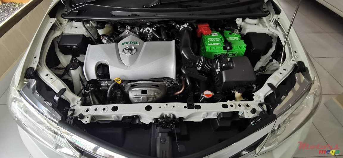 2015' Toyota Axio photo #2