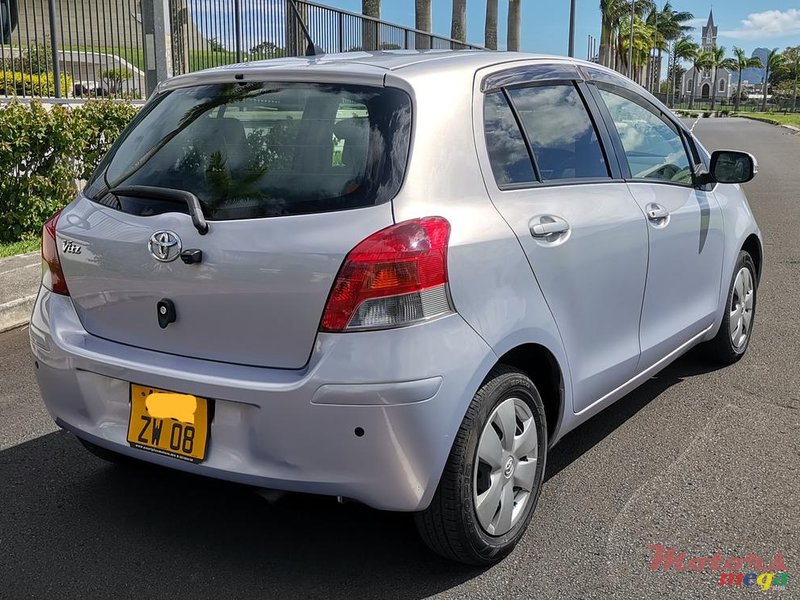 2008' Toyota Vitz 1.3 photo #7