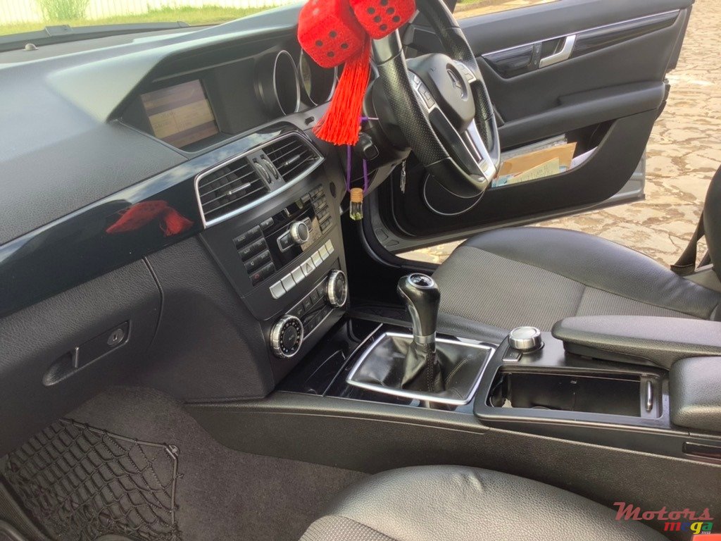 2012' Mercedes-Benz C-Class AMG photo #4