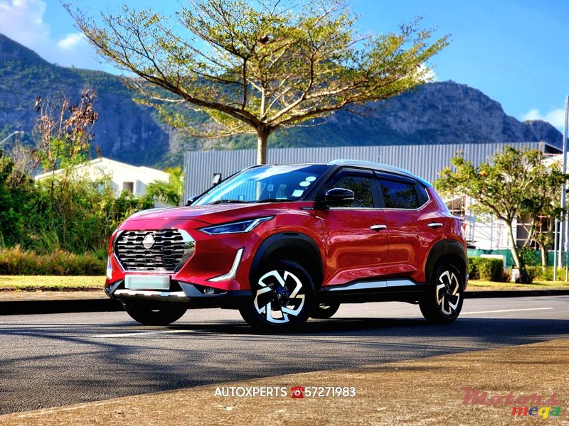 2021' Nissan photo #3