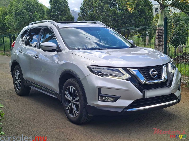 2018' Nissan X-Trail 2.0 AWD 7 Seater photo #2