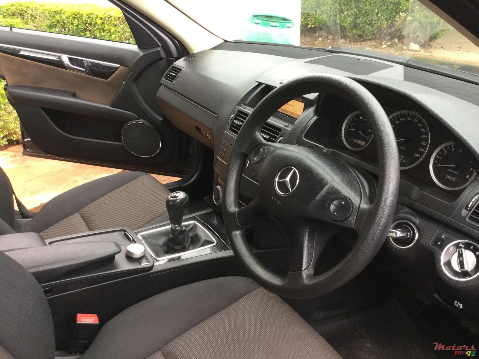 2010' Mercedes-Benz C-Class C 180 photo #7