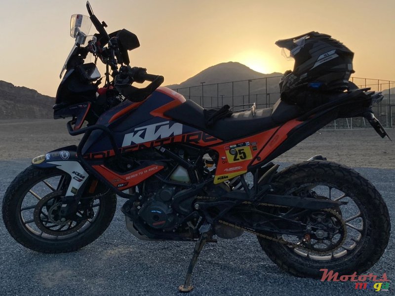 2021' KTM Duke 390 photo #2