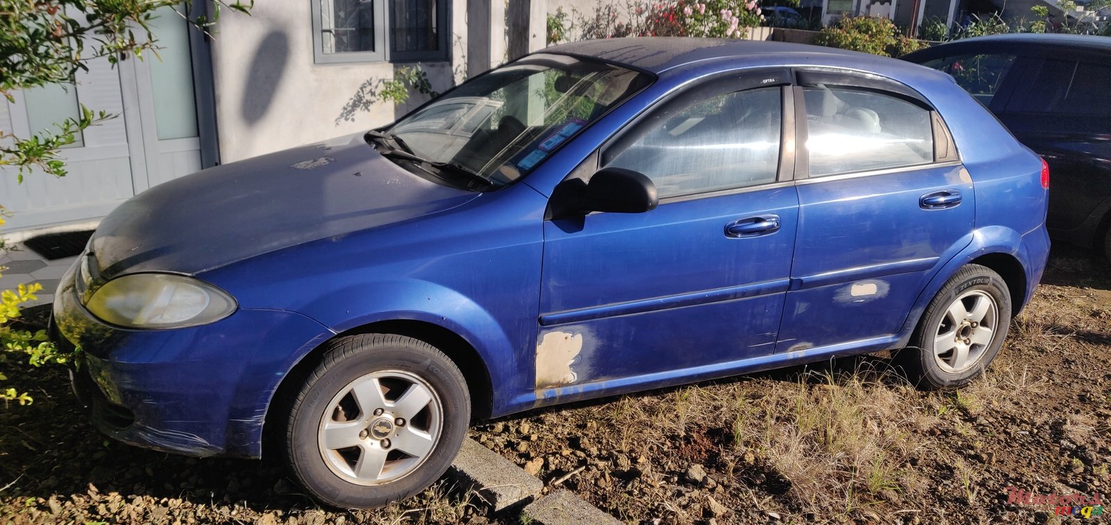 2005' Chevrolet Optra photo #1