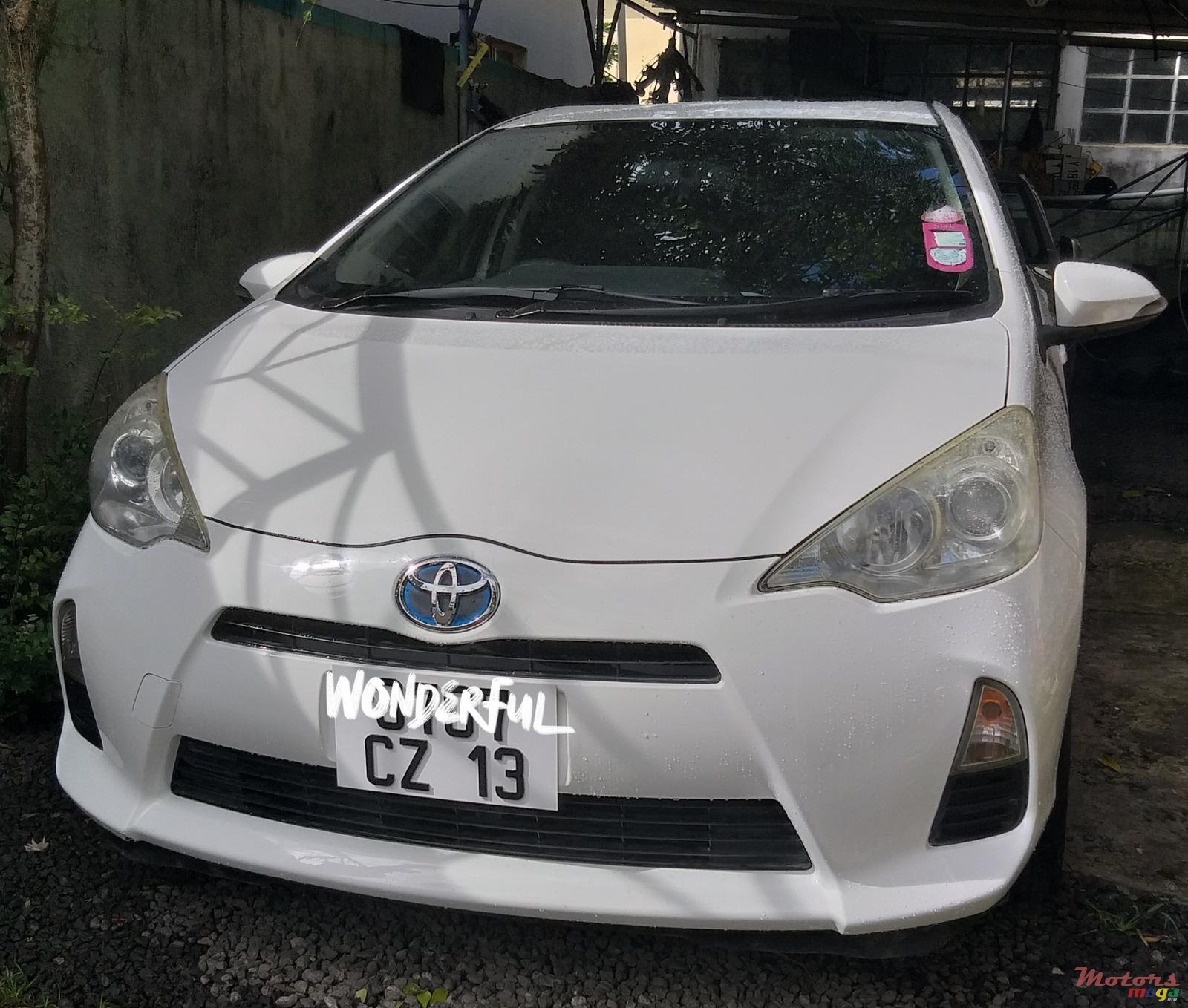 2013' Toyota Aqua photo #3