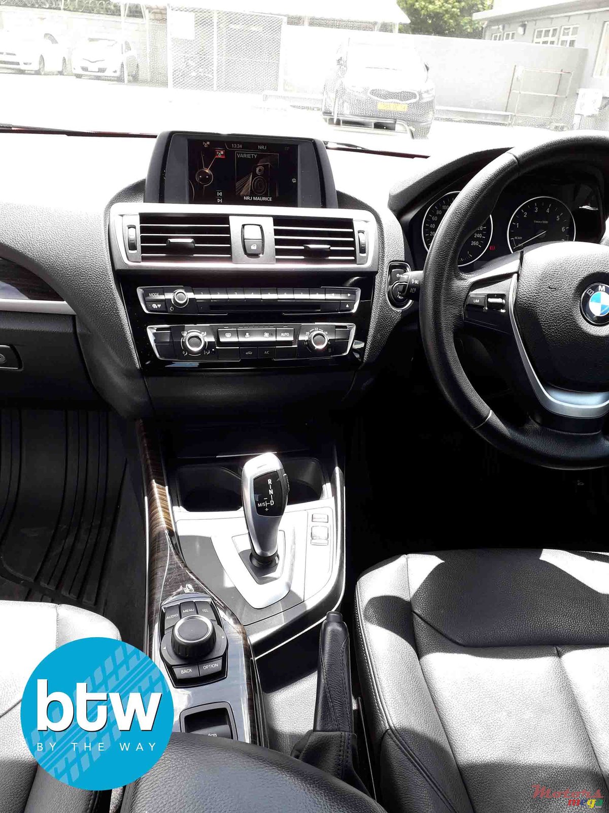 2016' BMW 2 Series 218i Cabrio photo #5