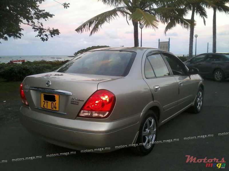 2004' Nissan n17 photo #1