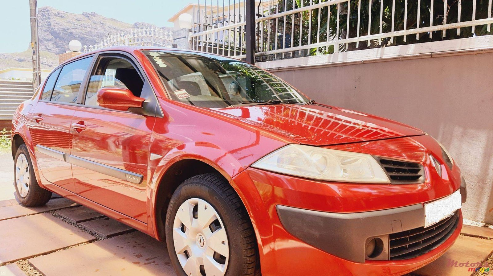 2006' Renault Megane photo #2