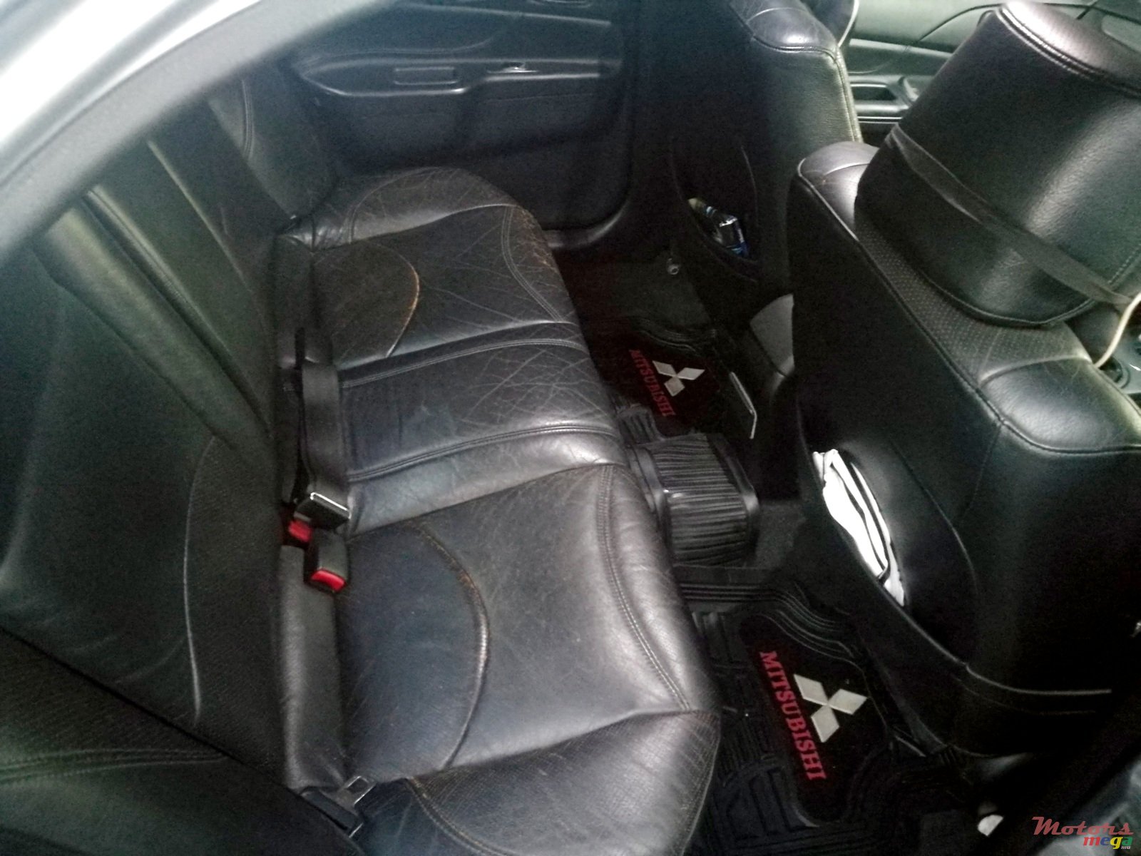 2005' Mitsubishi Lancer photo #5