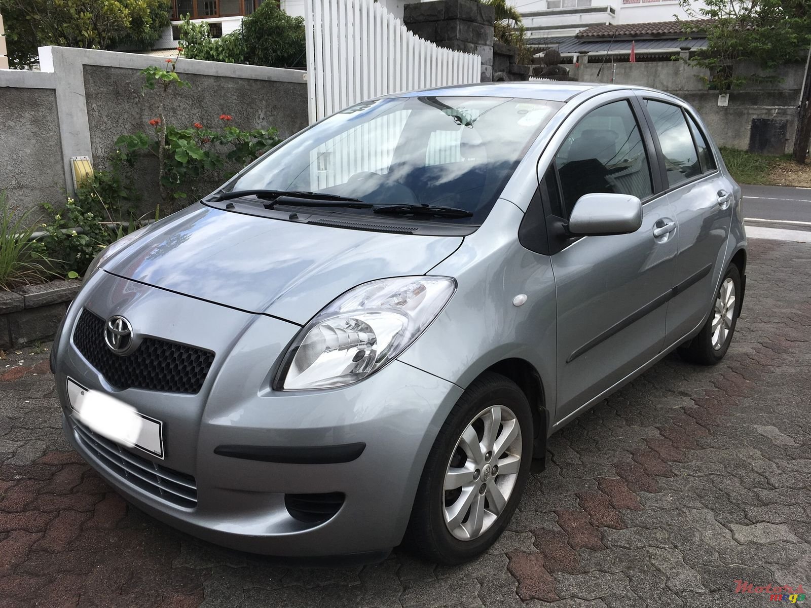 2007' Toyota Yaris photo #2