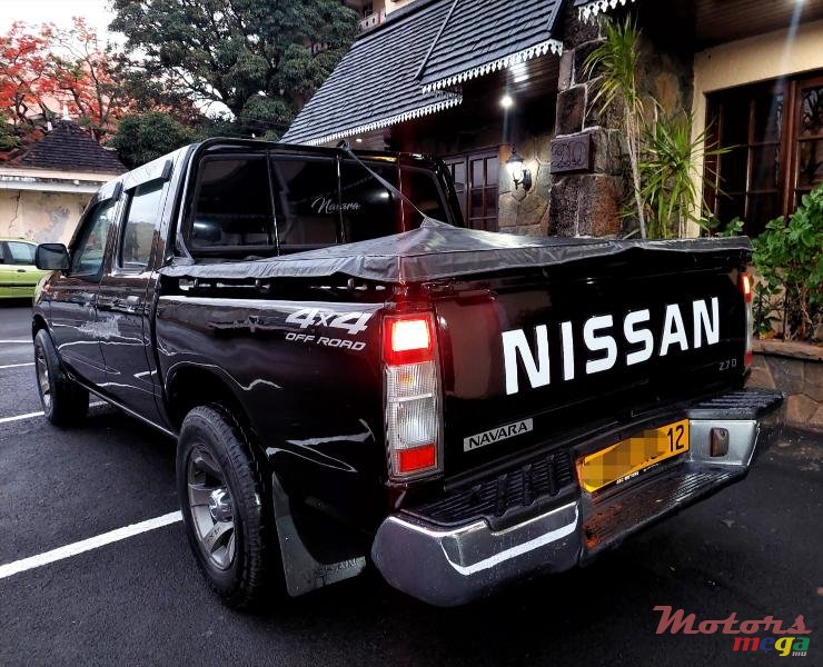 2012' Nissan photo #4