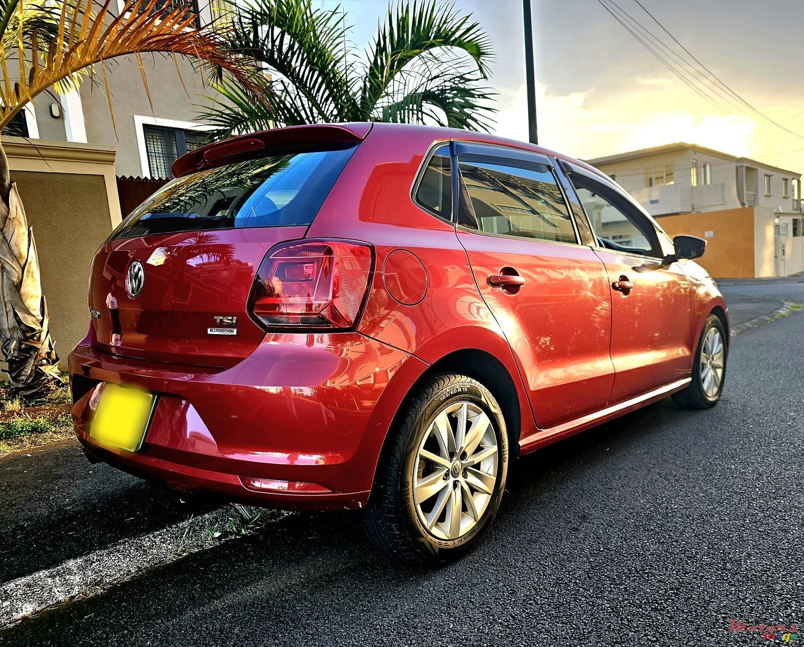 2014' Volkswagen Polo 1.2 TSI AUTOMATIC photo #3
