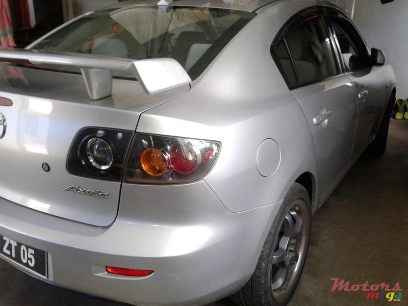 2005' Mazda Axela photo #5