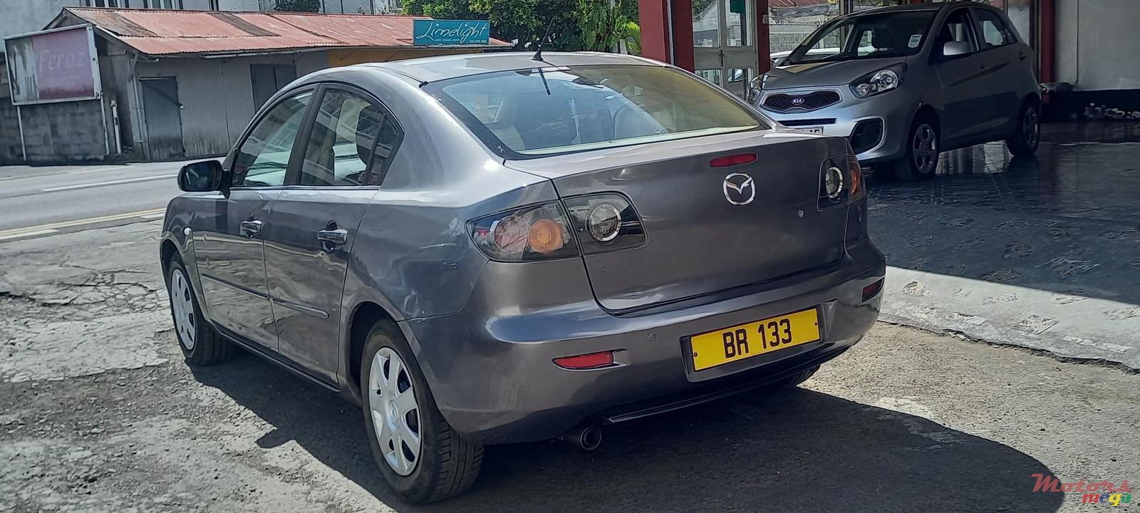 2005' Mazda 3 photo #3